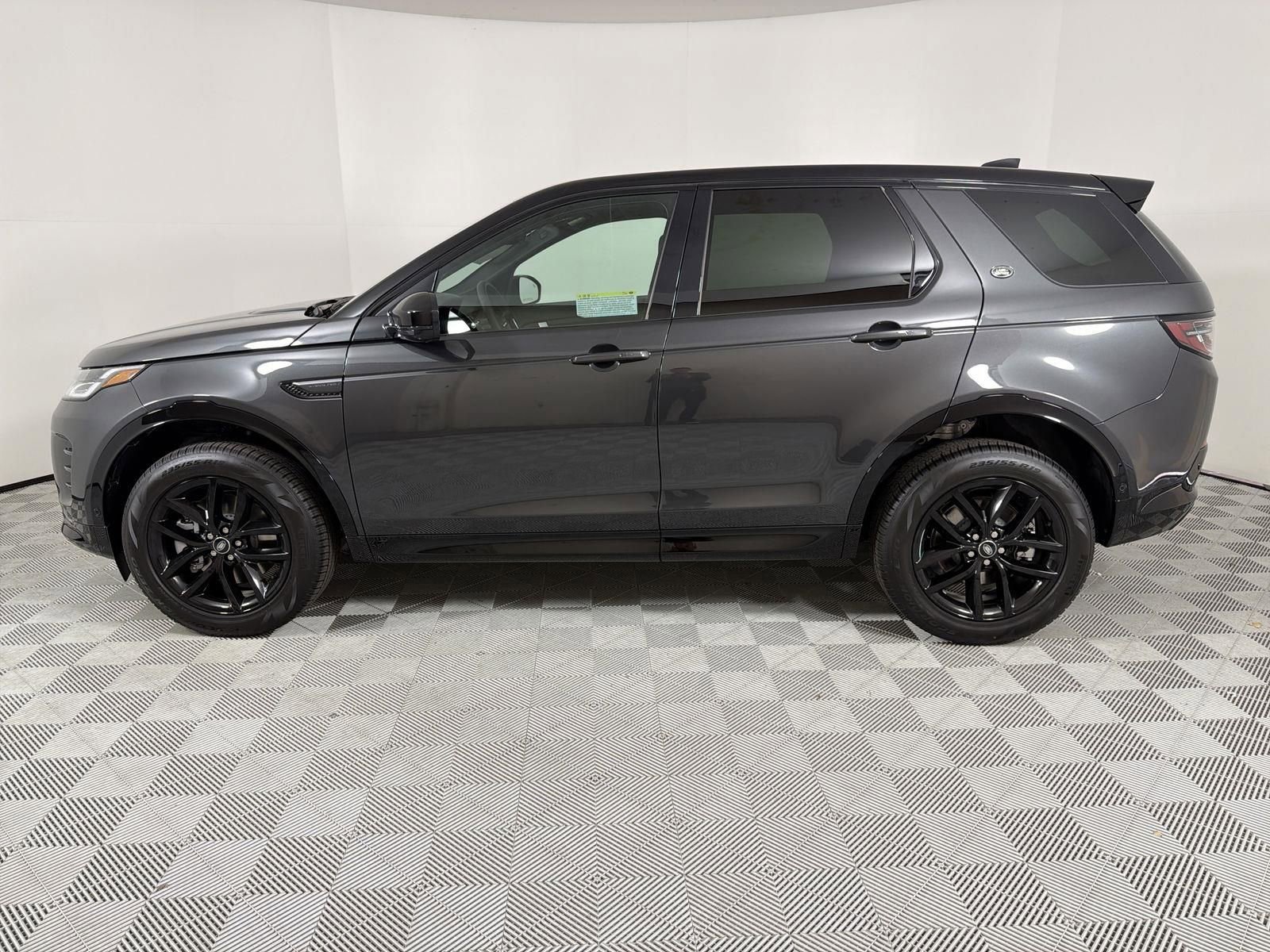 New 2026 Land Rover Discovery Sport Landmark image 2