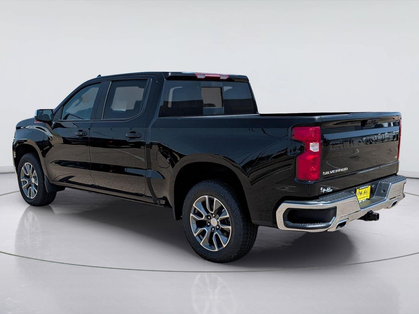 New 2026 Chevrolet Silverado 1500 LT w/ Z71 Off-Road Package AWD/4WD image 3