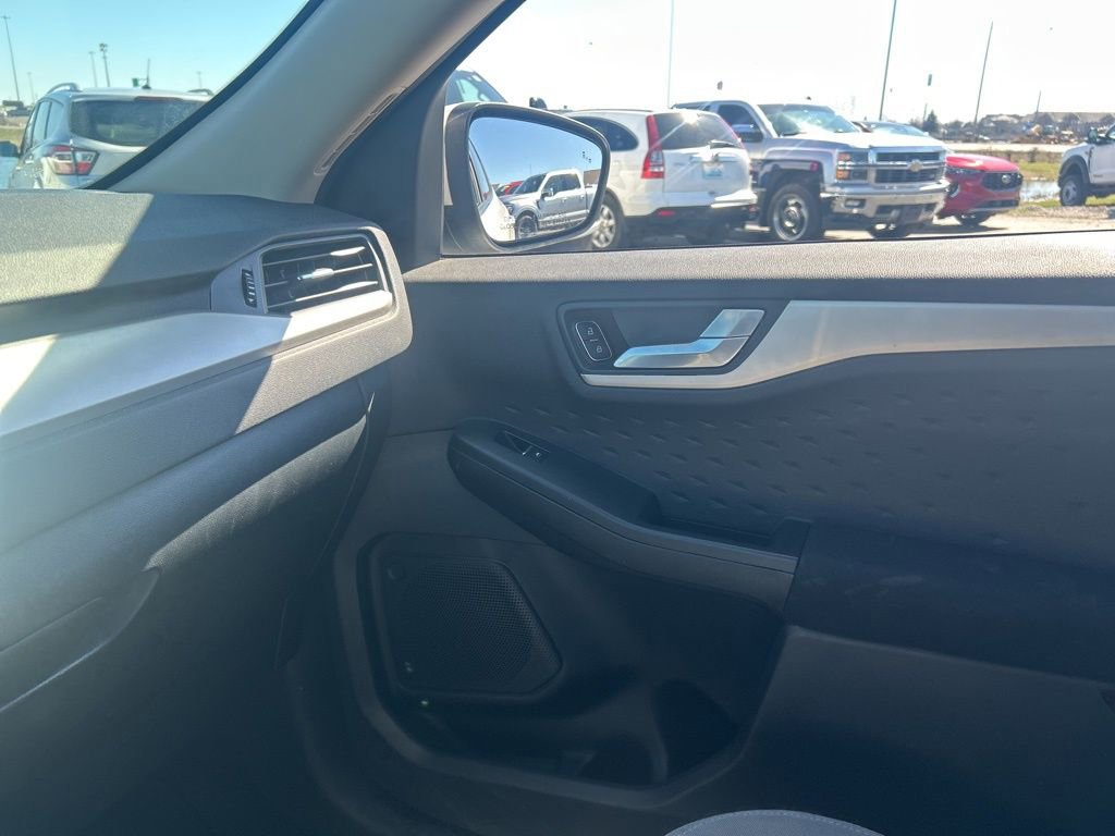 Used 2020 Ford Escape SE image 6