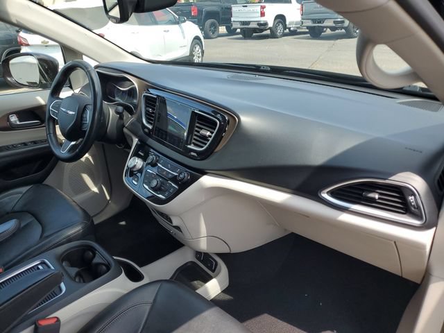 Used 2018 Chrysler Pacifica Touring-L Plus FWD image 28