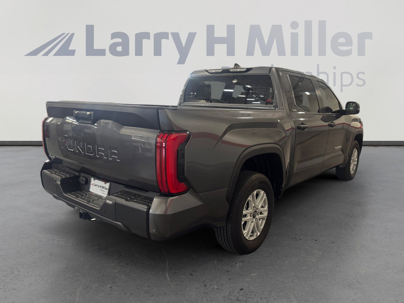 Certified 2026 Toyota Tundra SR5 w/ SR5 Convenience Package AWD/4WD image 5