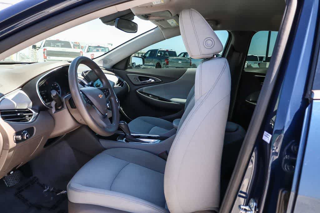 Used 2020 Chevrolet Malibu LT FWD image 18
