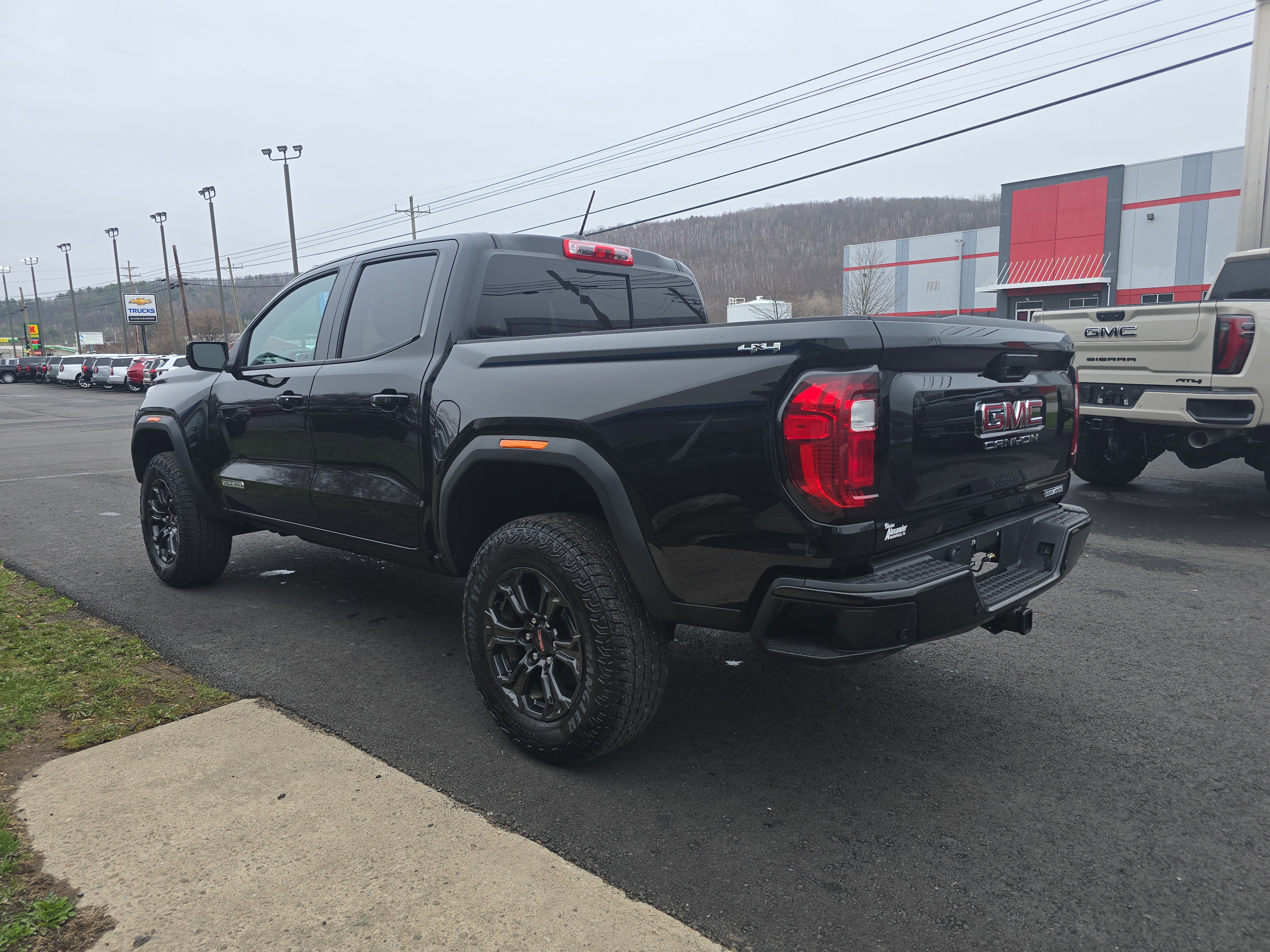 Used 2025 GMC Canyon Elevation AWD/4WD image 6