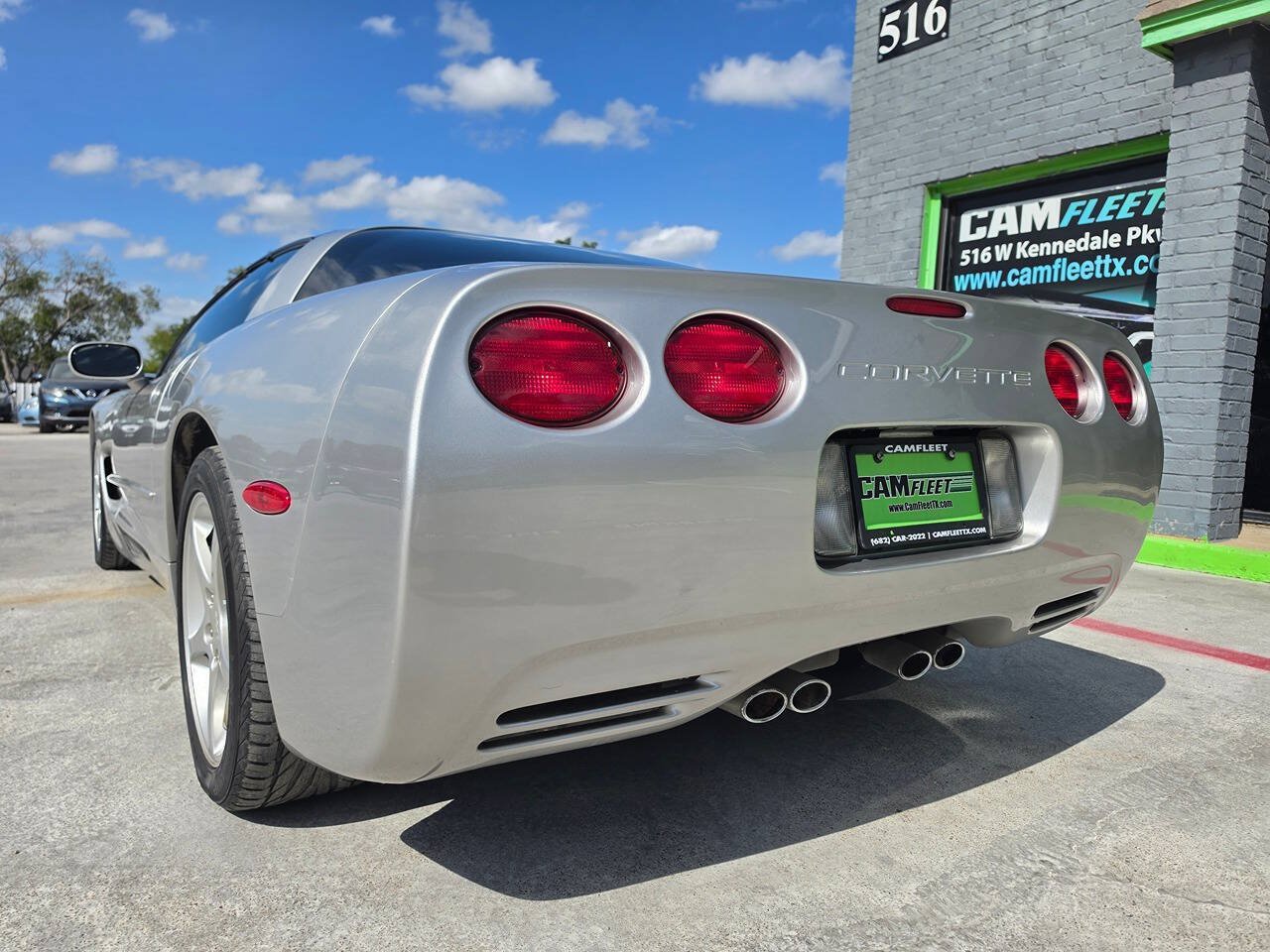 Used 2004 Chevrolet Corvette Coupe w/ Preferred Equipment Group RWD image 9