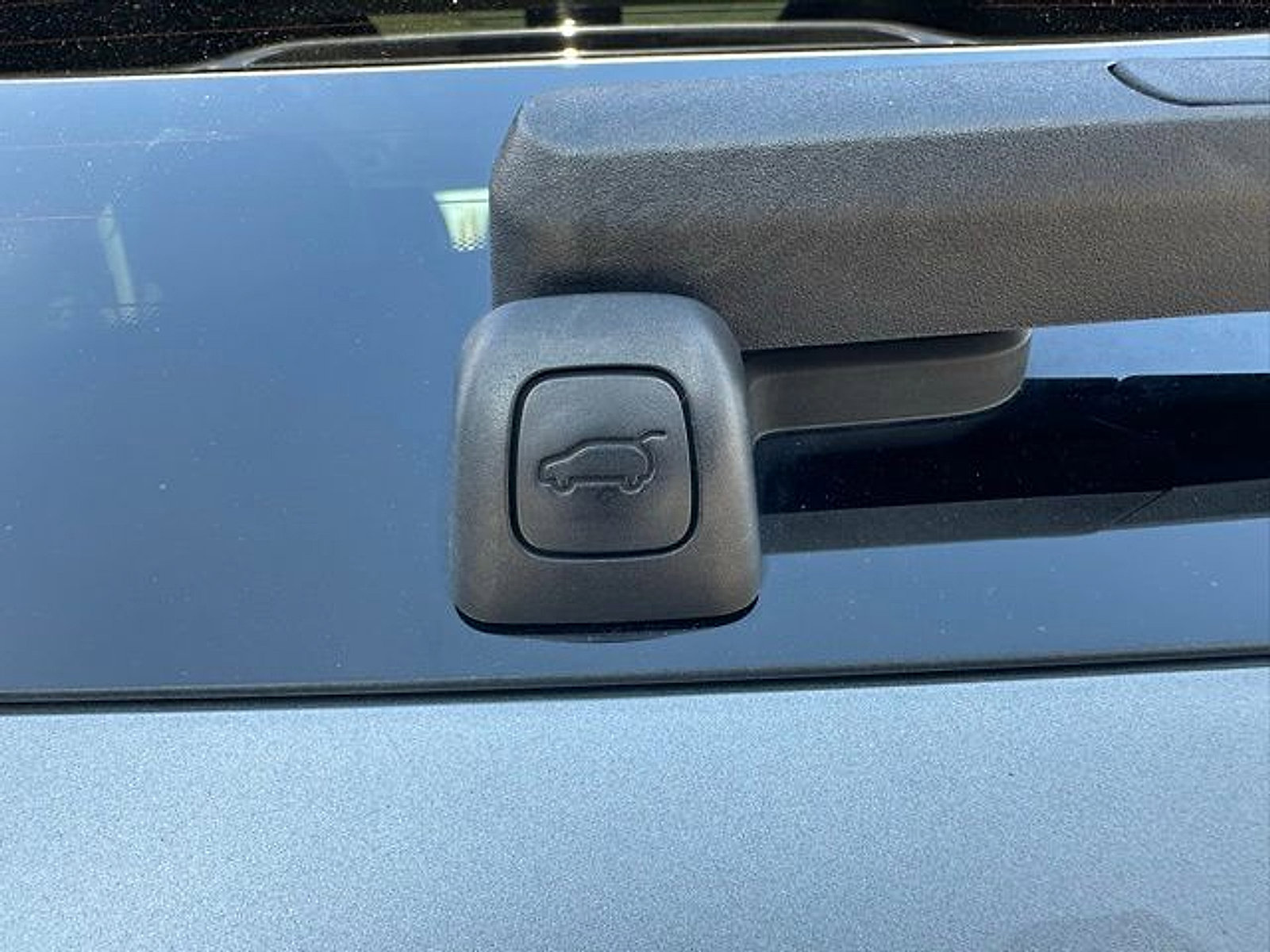 Used 2023 Genesis GV70 2.5T w/ Advanced Package image 44