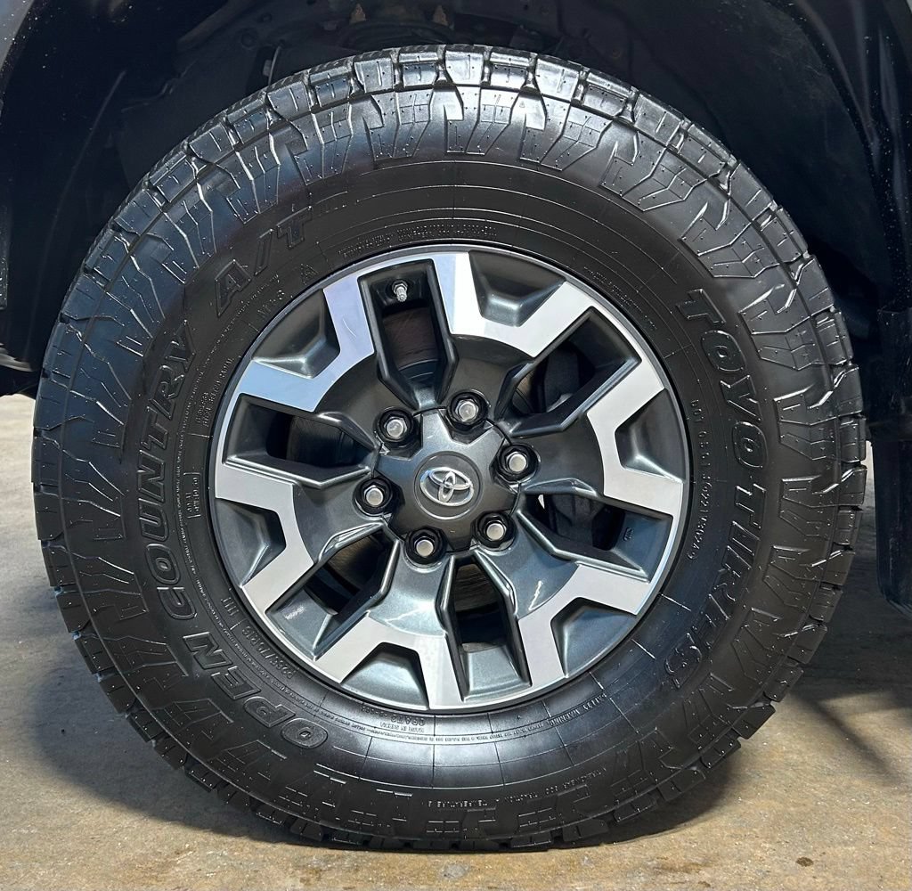 Used 2017 Toyota Tacoma TRD Off-Road AWD/4WD image 47