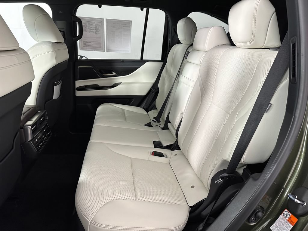Used 2025 Lexus LX 600 4WD w/ Appearance Package image 19