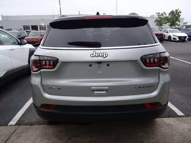 Used 2025 Jeep Compass Limited AWD/4WD image 7