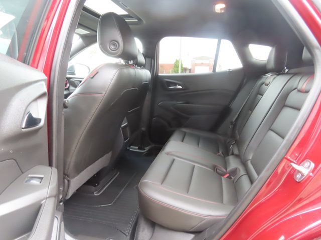 Used 2024 Chevrolet Trax RS w/ Sunroof Package FWD image 23