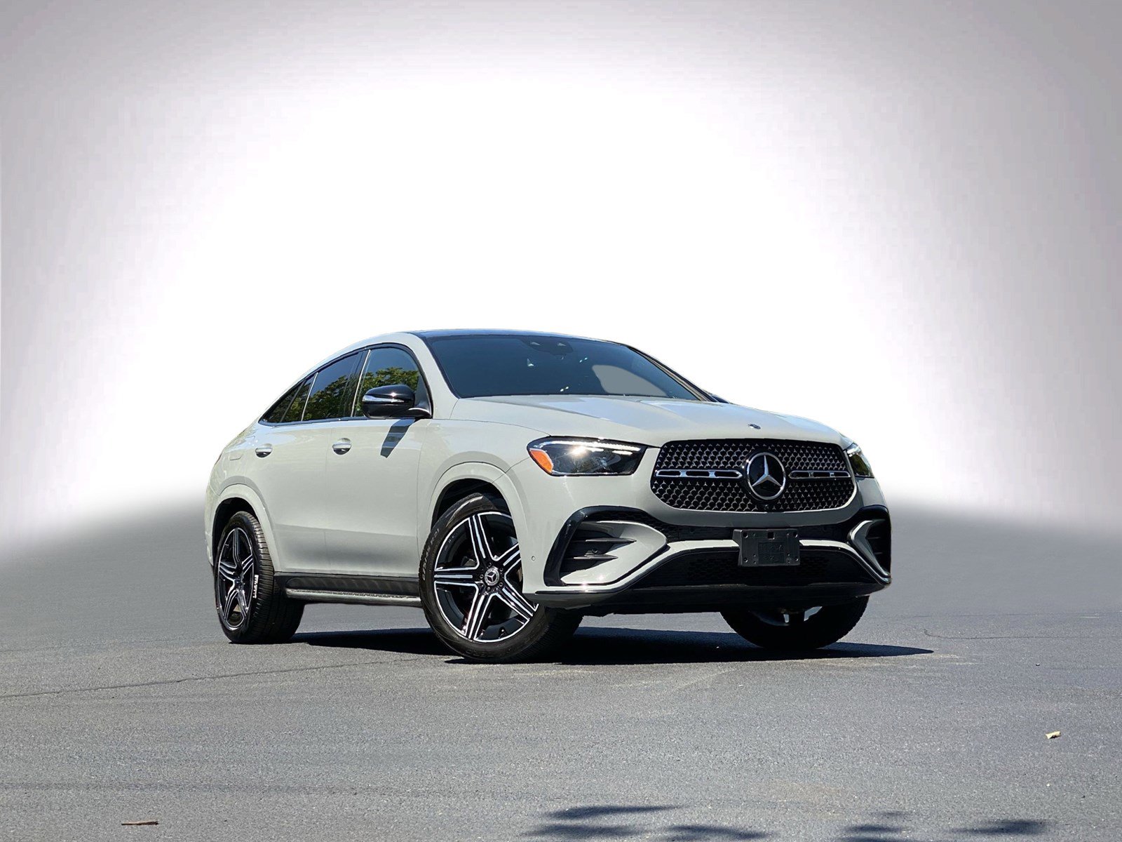 Used 2025 Mercedes-Benz GLE 450 4MATIC Coupe image 2