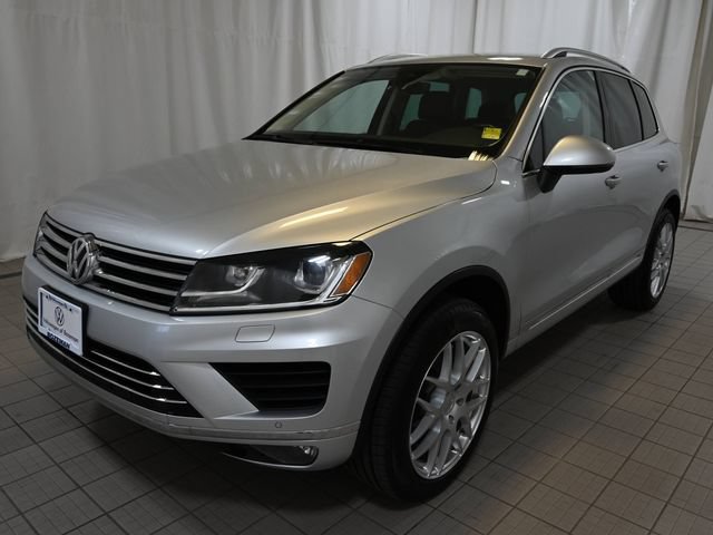 Used 2017 Volkswagen Touareg Sport AWD/4WD image 18