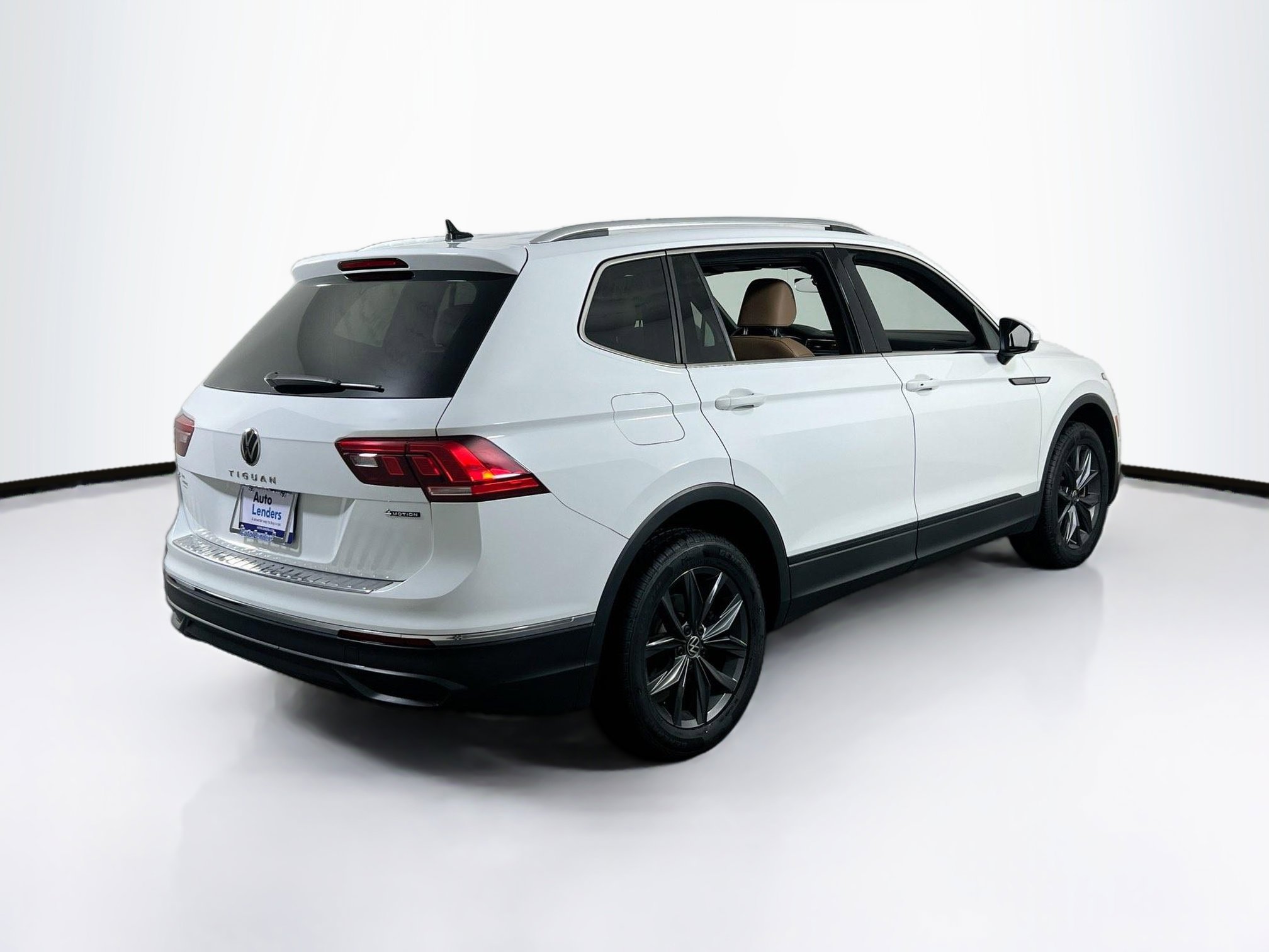 Used 2022 Volkswagen Tiguan SE AWD/4WD image 5
