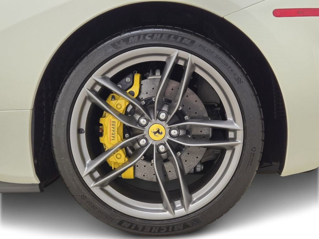 Used 2018 Ferrari 488 Spider image 15