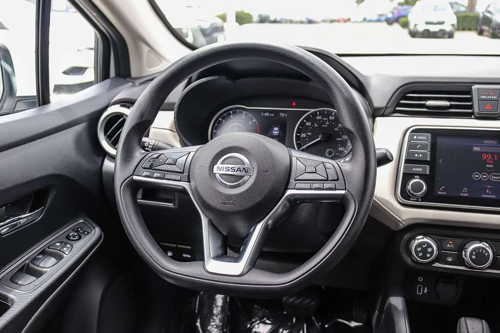 Used 2022 Nissan Versa SV FWD image 17