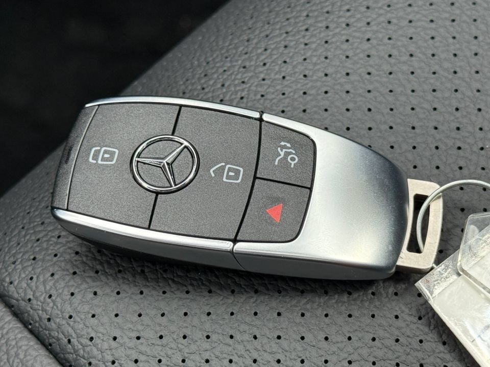 Used 2025 Mercedes-Benz GLS 450 4MATIC image 37