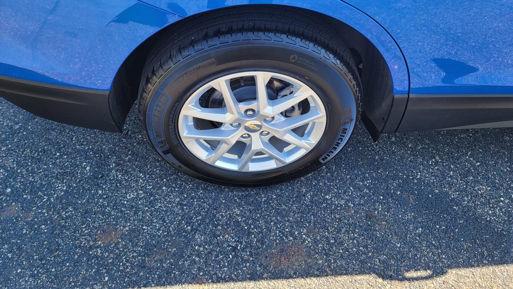 Used 2024 Chevrolet Equinox LT w/ LPO, Floor Liner Package FWD image 13