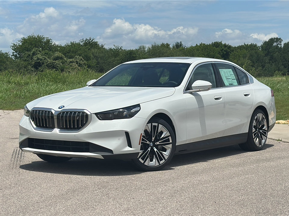 New 2026 BMW i5 eDrive40 image 2