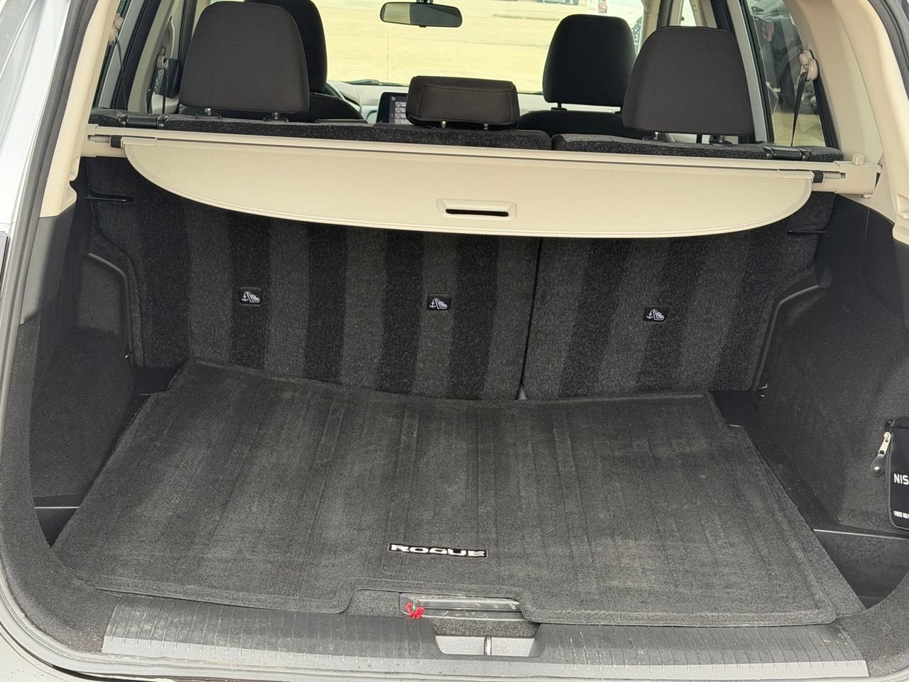 Used 2023 Nissan Rogue SV FWD image 38