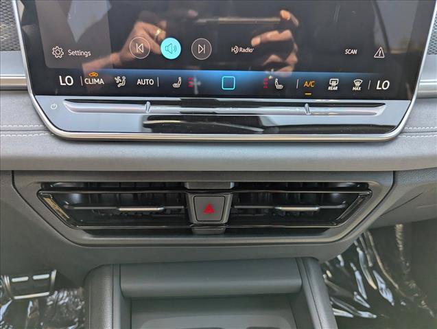 New 2026 Volkswagen Tiguan SE R-Line FWD image 19
