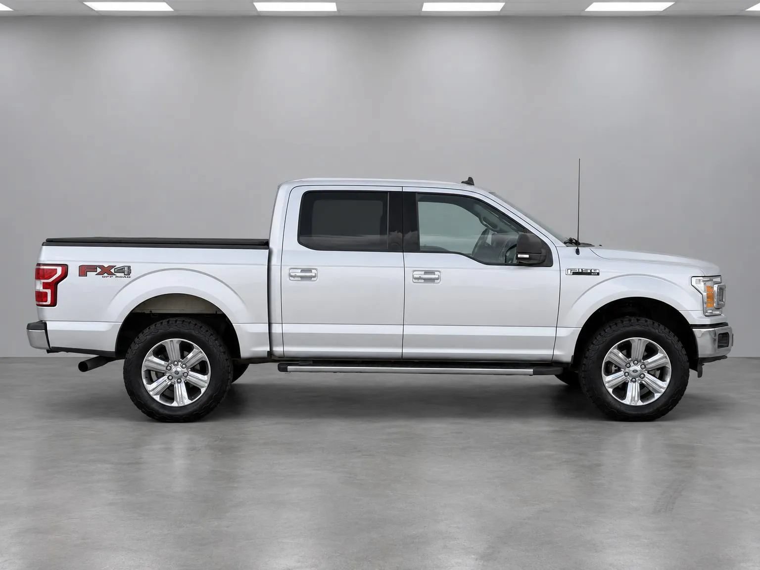 Used 2019 Ford F150 XLT w/ Equipment Group 302A Luxury AWD/4WD image 21