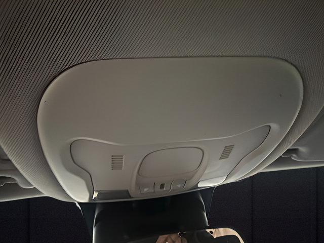 Used 2019 Jeep Renegade Latitude FWD image 21