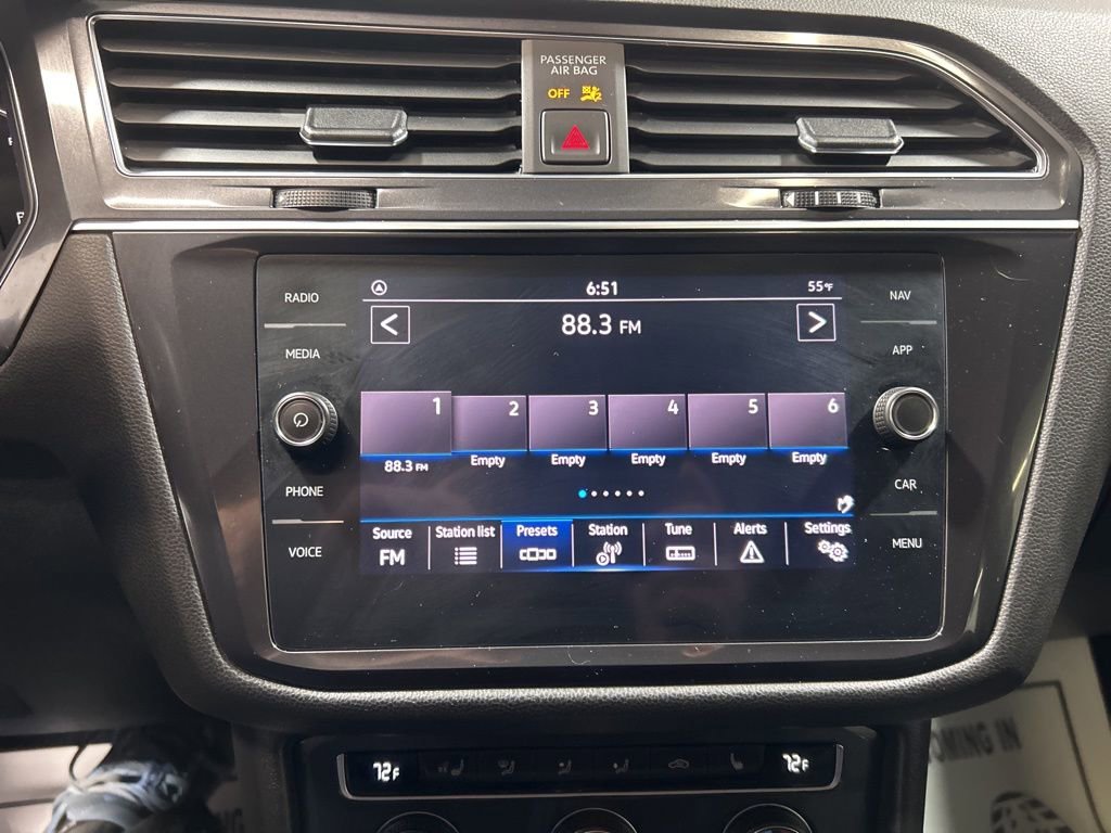 Used 2021 Volkswagen Tiguan SEL Premium R-Line image 31