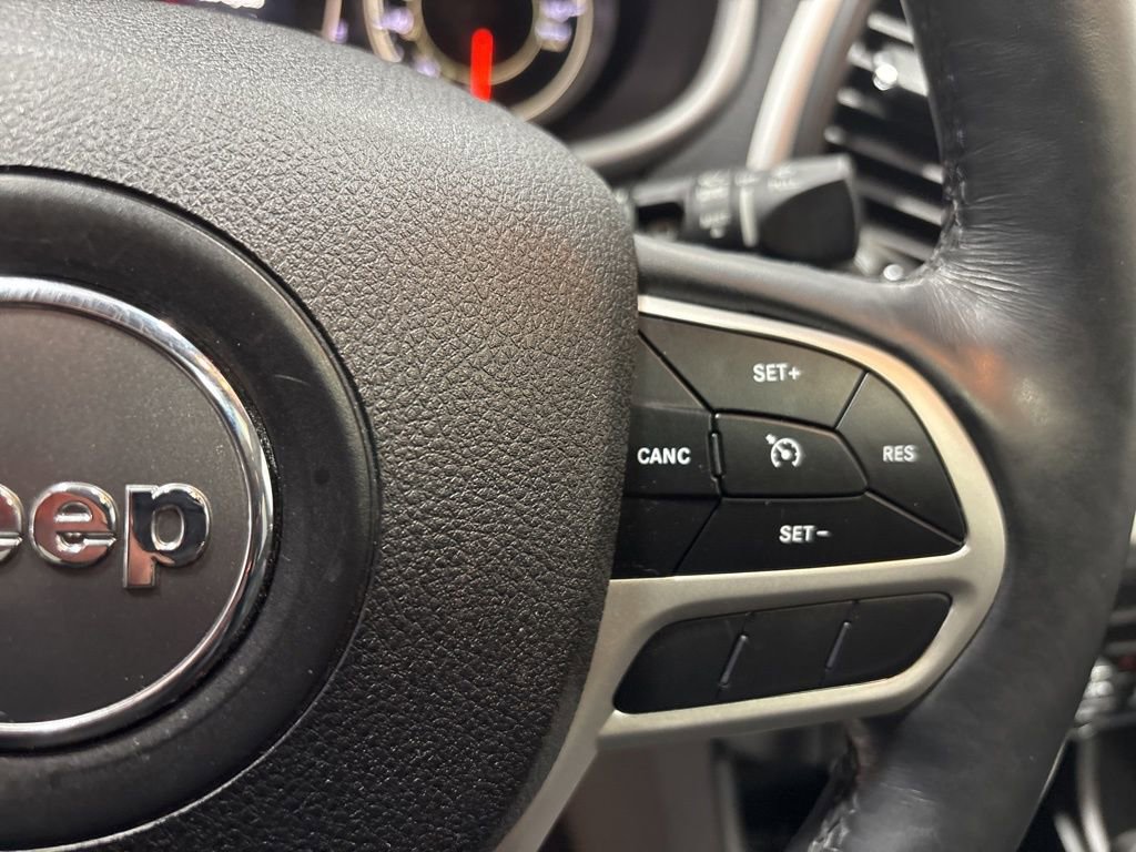 Used 2018 Jeep Cherokee Latitude Plus w/ Comfort/Convenience Group image 21