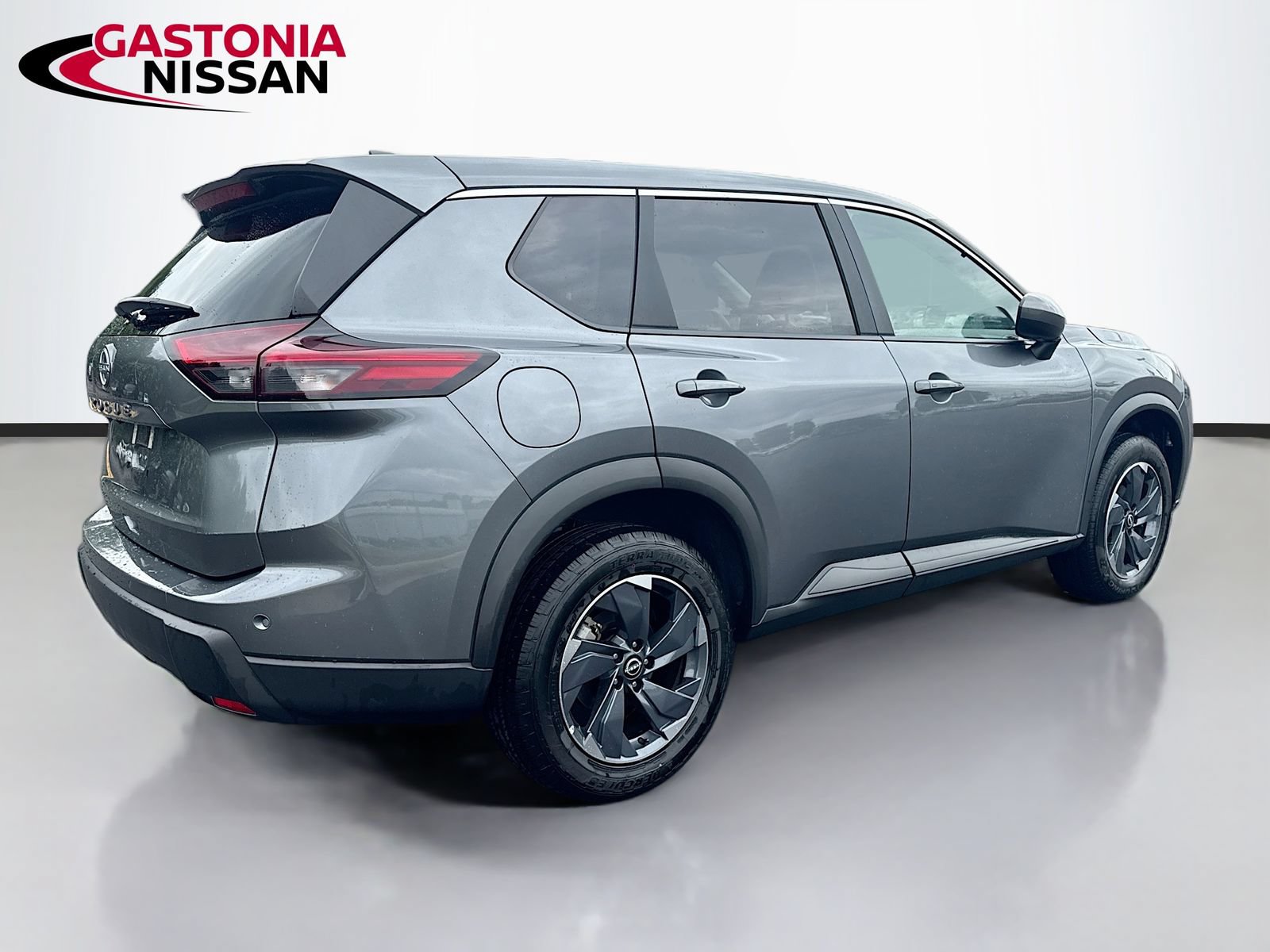 Used 2025 Nissan Rogue SV FWD image 9