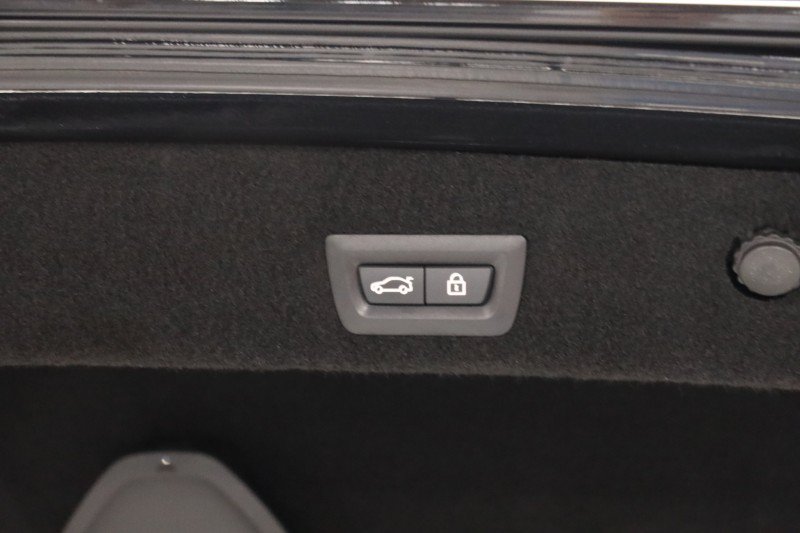 Used 2020 BMW 750i xDrive w/ Executive Package AWD/4WD image 34
