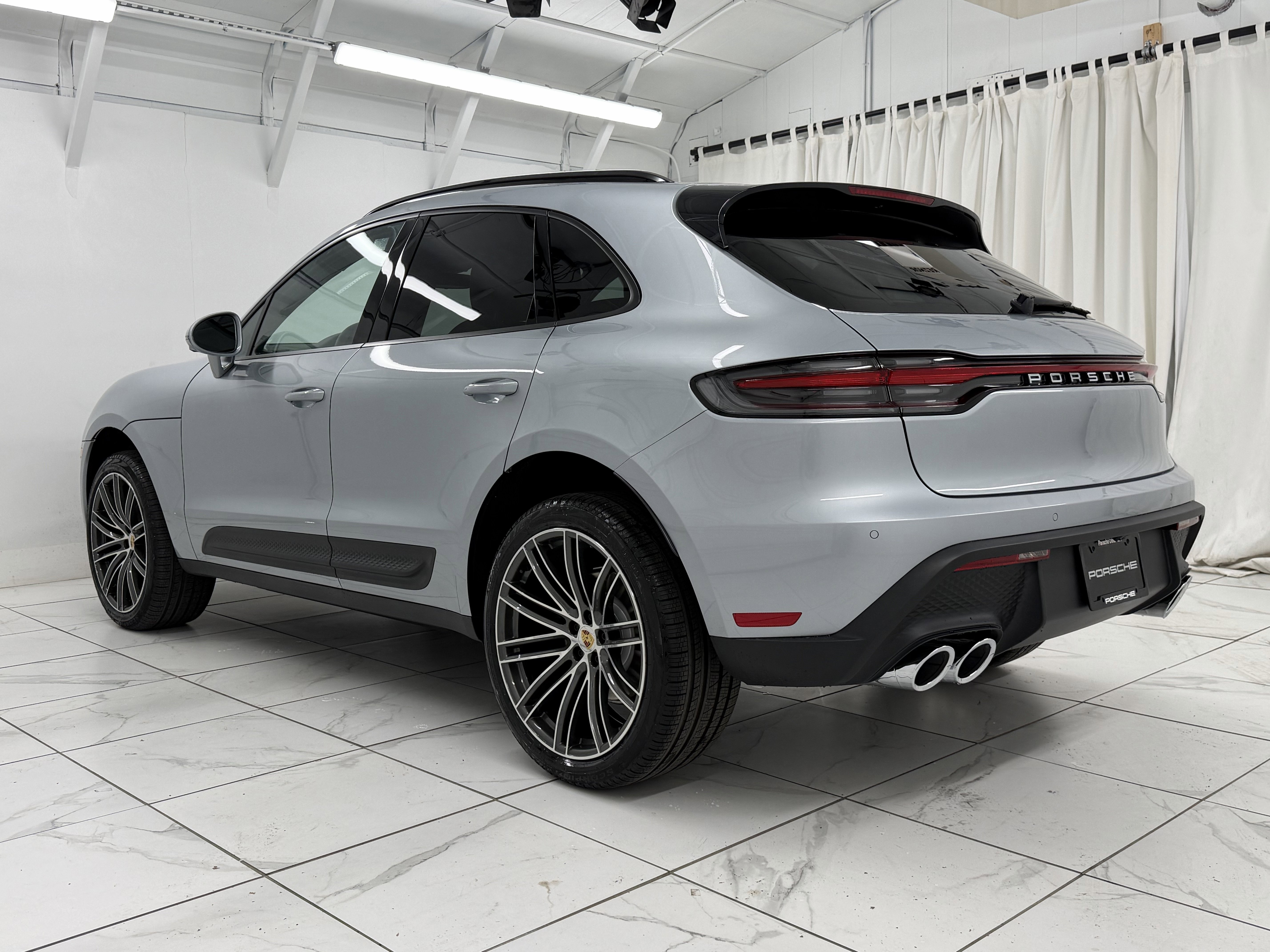 New 2026 Porsche Macan image 3