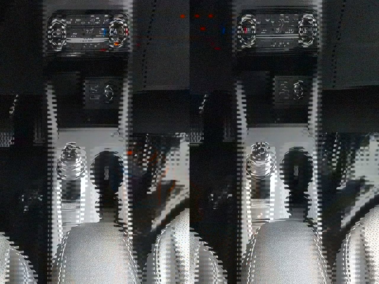 Used 2021 Ford Escape SEL w/ Technology Package image 19