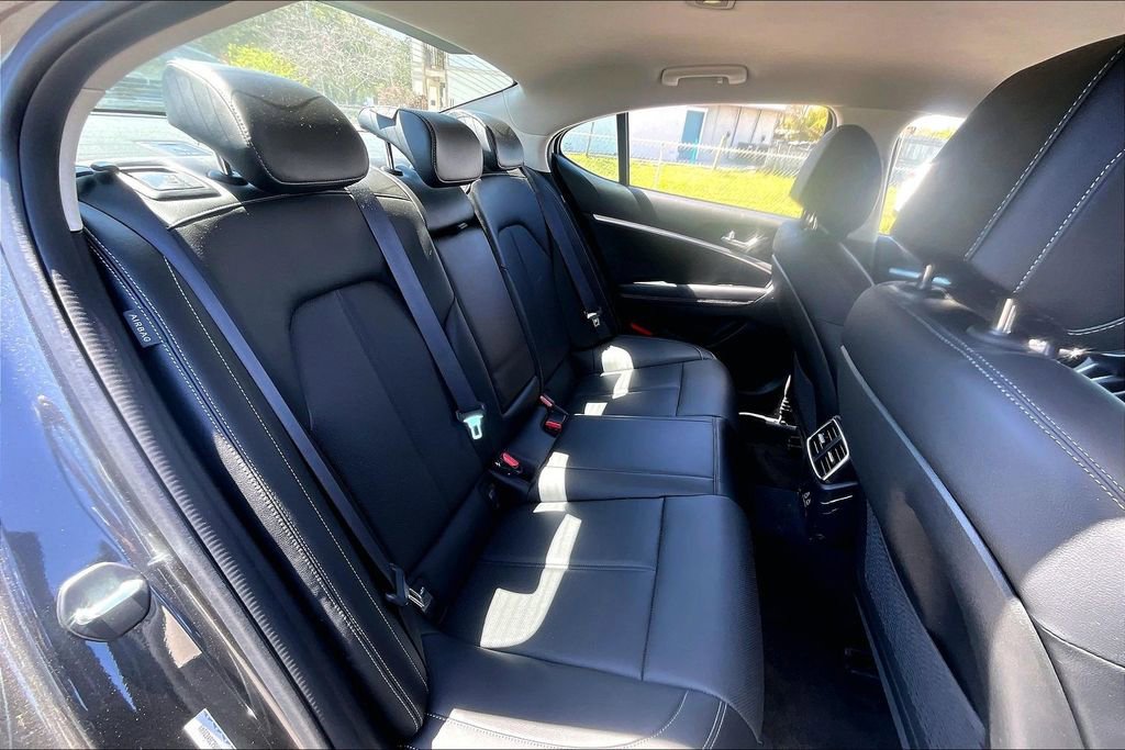 Used 2025 Genesis G70 2.5T image 22