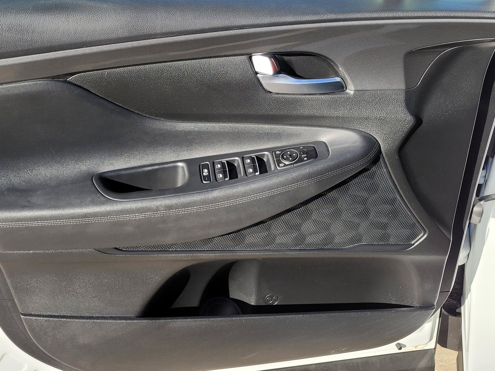 Used 2021 Hyundai Santa Fe SEL w/ Convenience Package FWD image 4