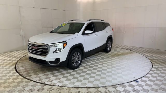 Used 2024 GMC Terrain SLT AWD/4WD image 4