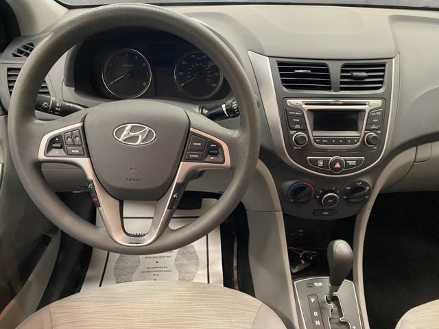 Used 2016 Hyundai Accent SE w/ Option Group 02 FWD image 2