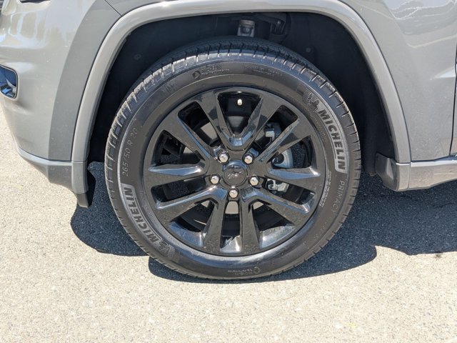 Used 2020 Jeep Grand Cherokee Altitude AWD/4WD image 24