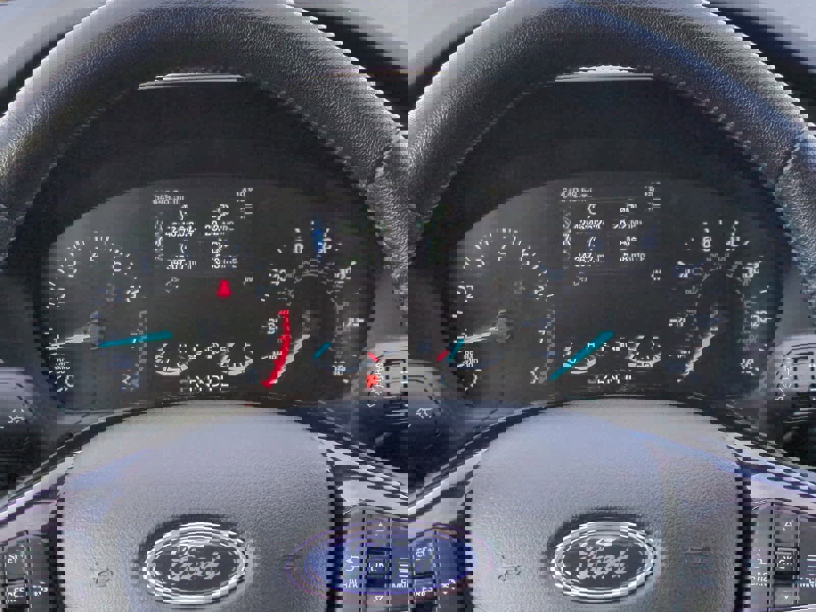 Used 2021 Ford Escape SE w/ SE Sport Appearance Package image 32