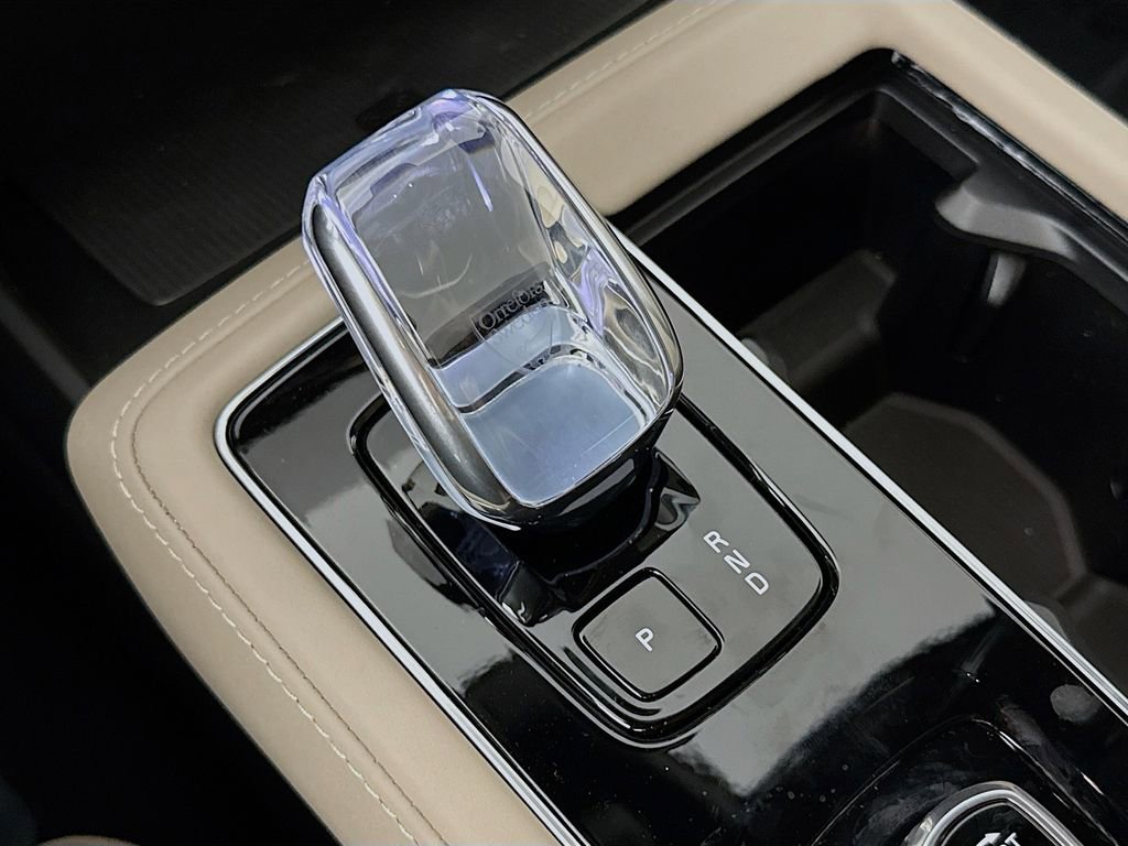 New 2026 Volvo XC90 T8 Plus w/ Protection Package Premier image 17