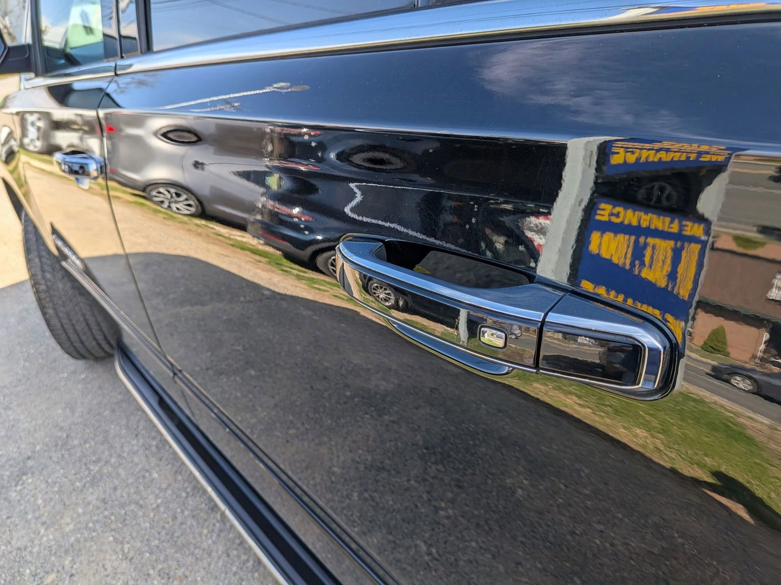 Used 2020 Chevrolet Suburban Premier image 16