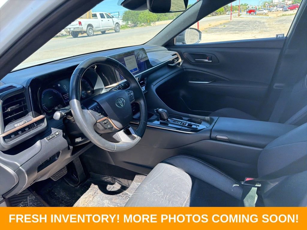 Used 2025 Toyota Crown Signia image 8