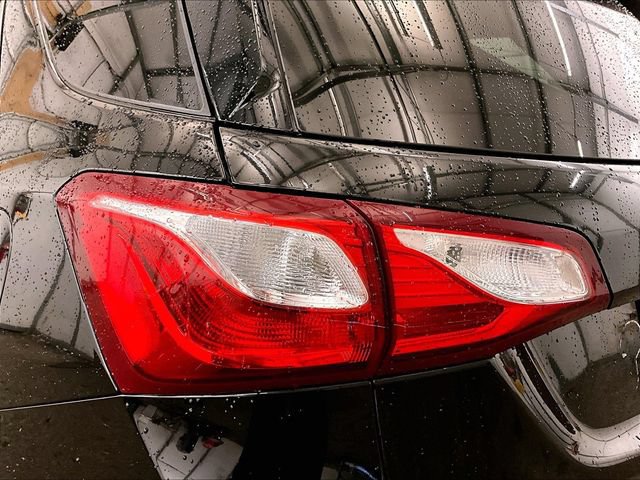 Used 2018 Chevrolet Equinox LT FWD image 29