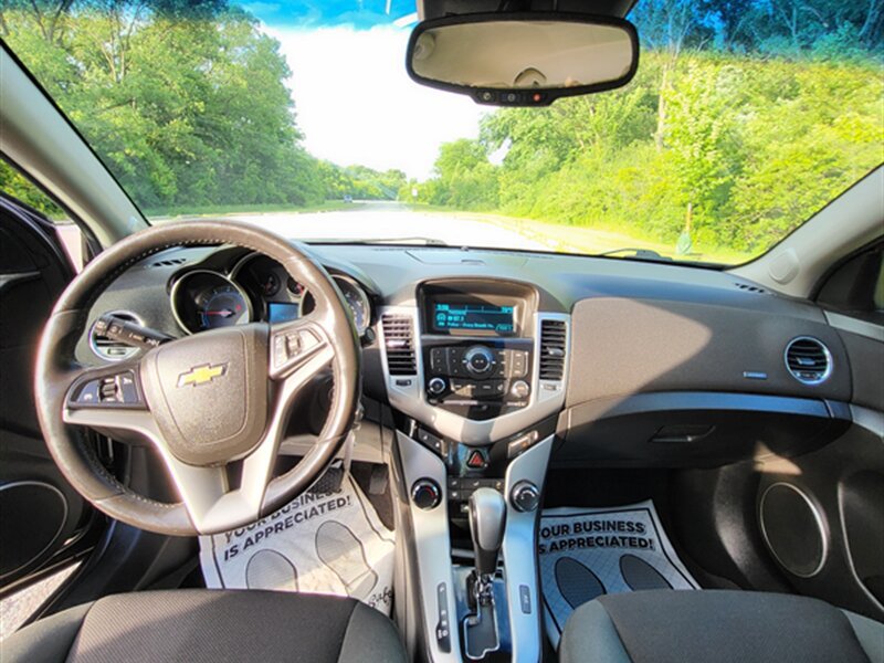 Used 2011 Chevrolet Cruze Eco FWD image 11