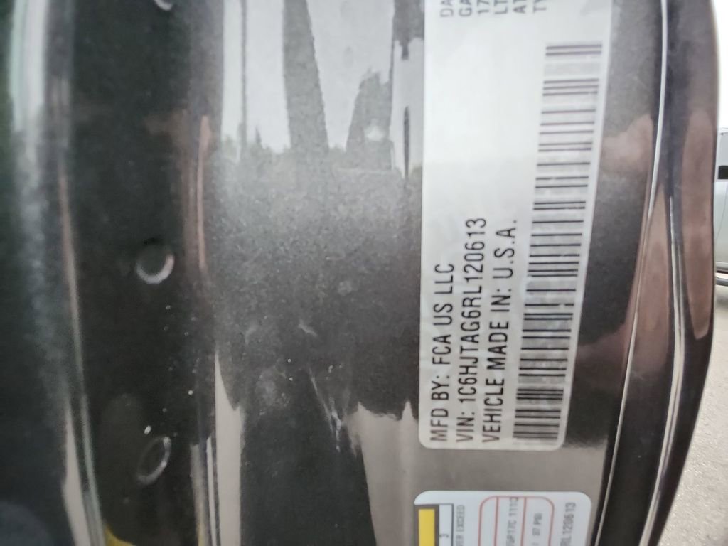 Used 2024 Jeep Gladiator Willys image 37