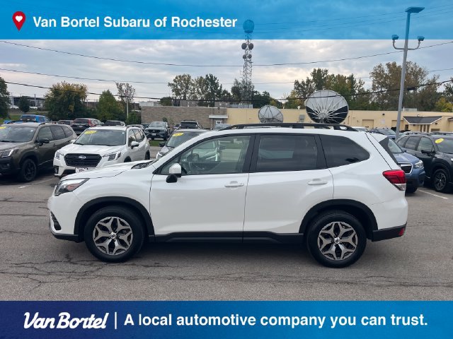 Certified 2023 Subaru Forester Premium AWD/4WD image 2