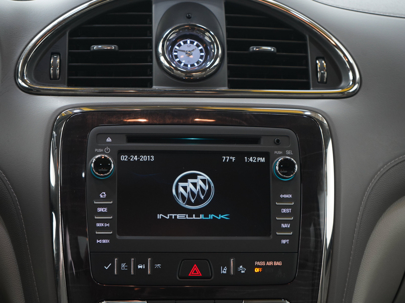 Used 2017 Buick Enclave Premium w/ Experience Buick Package AWD/4WD image 19