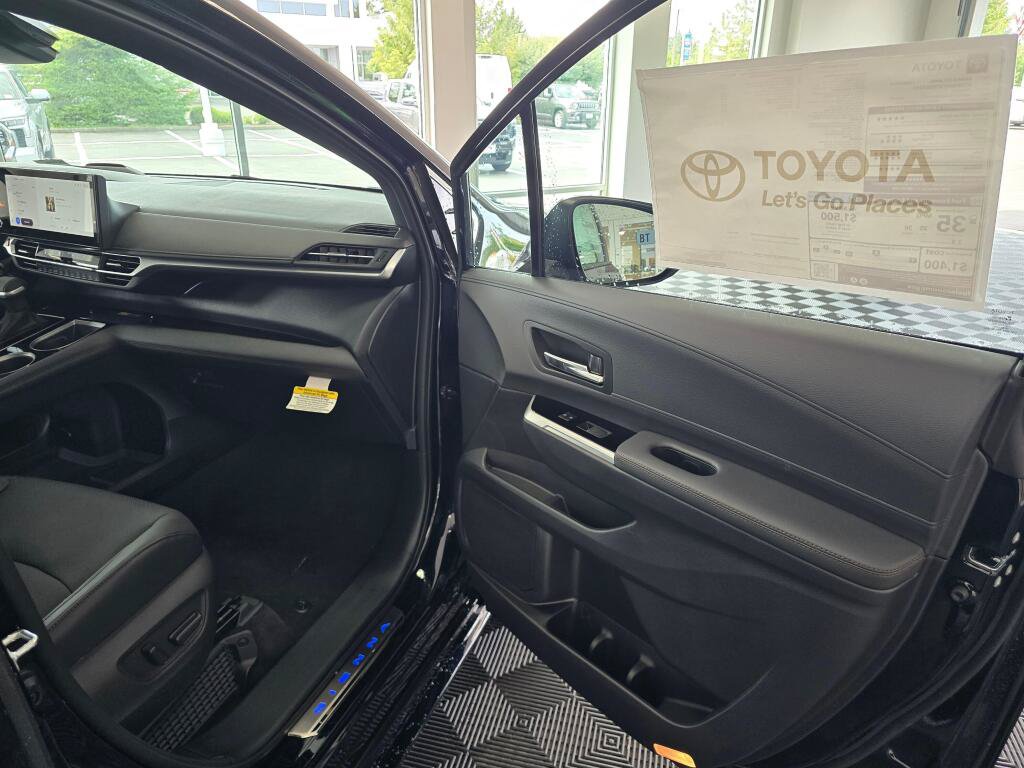 New 2026 Toyota Sienna Platinum AWD/4WD image 40