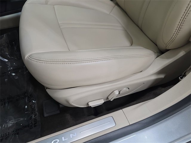 Used 2020 Lincoln MKZ AWD w/ Convenience Package image 29