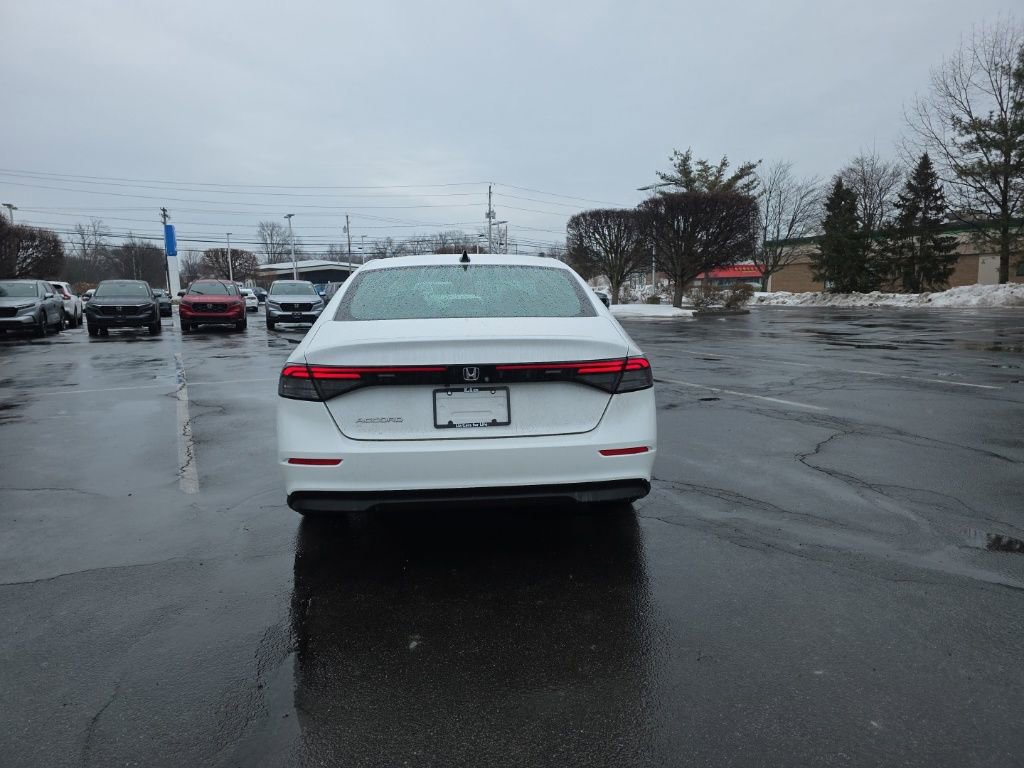 Used 2025 Honda Accord SE image 6