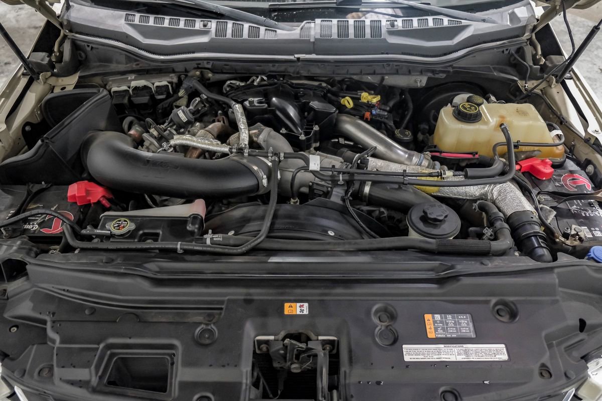 Used 2017 Ford F250 Lariat w/ Chrome Package image 56