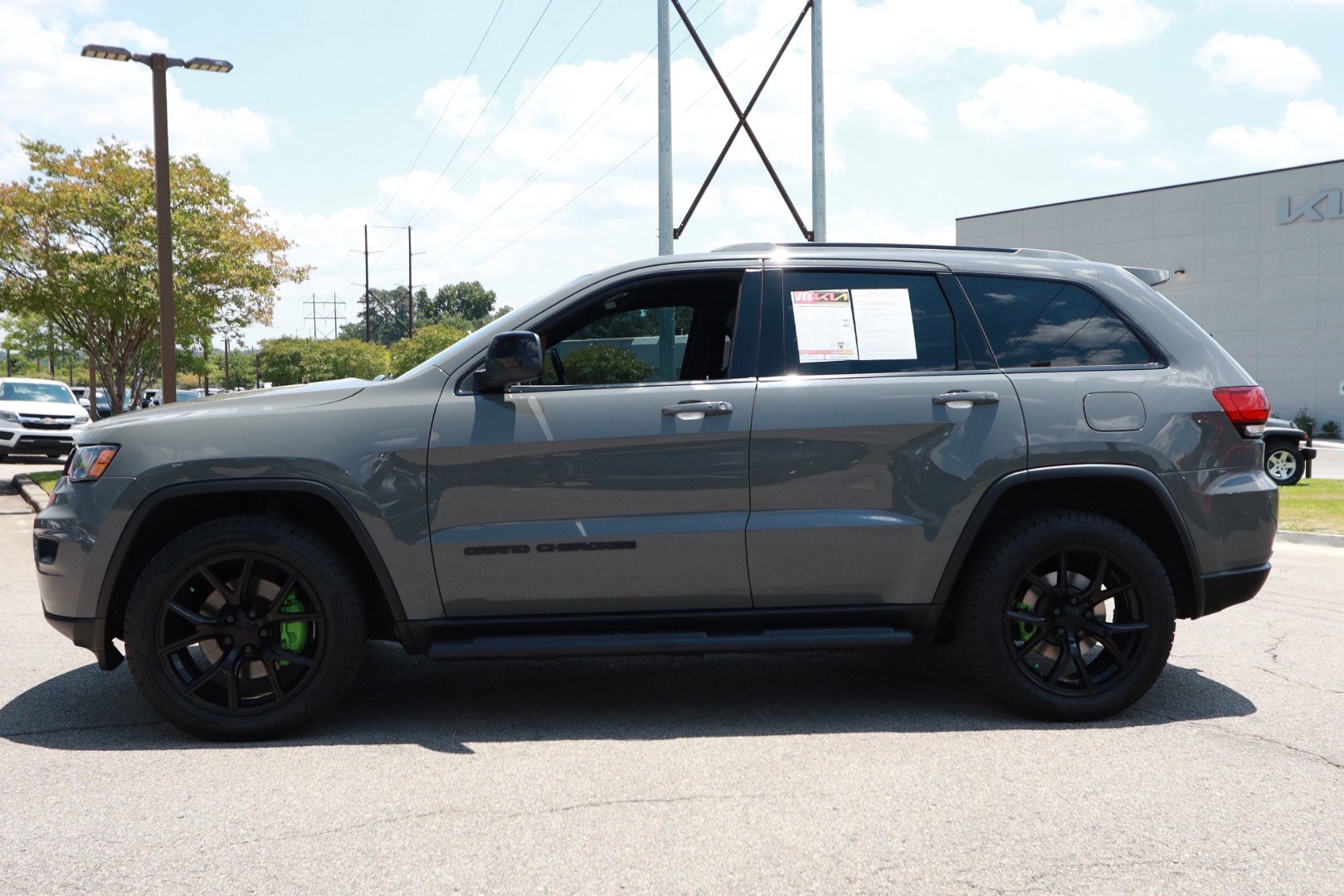 Used 2021 Jeep Grand Cherokee Freedom Edition AWD/4WD image 2